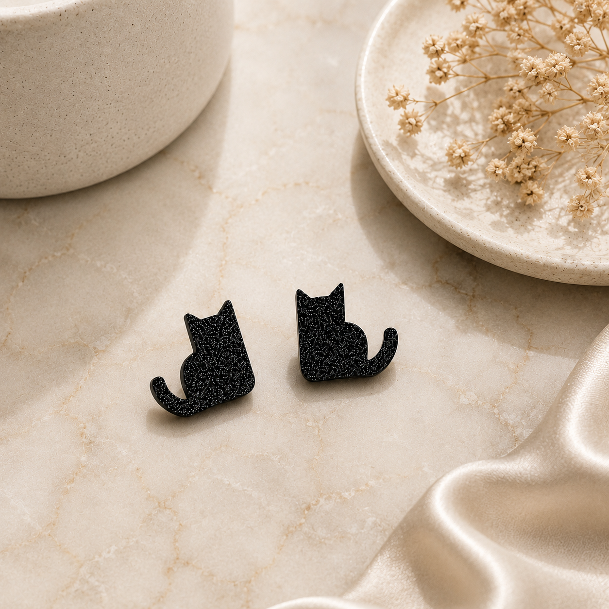 Black Glitter Sitting Cat Stud Earrings