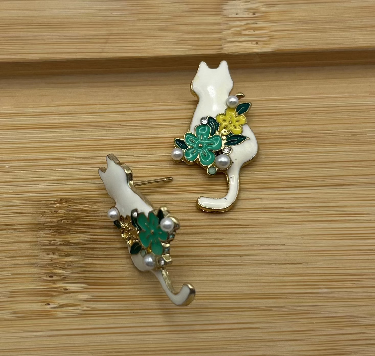 Women's Cat & Flowers Earrings